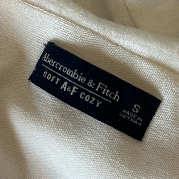 Abercrombie Off-the-Shoulder Off-White/Cream Top - Picture 3 of 3